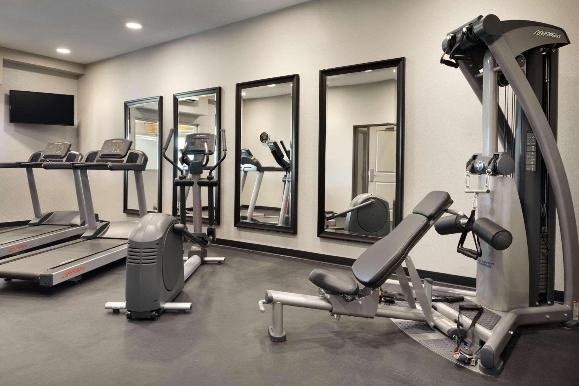 Country Inn & Suites By Radisson, Indianola, Ia Εξωτερικό φωτογραφία