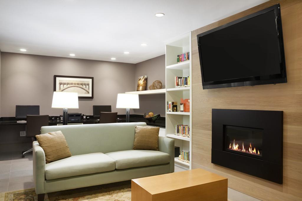 Country Inn & Suites By Radisson, Indianola, Ia Εξωτερικό φωτογραφία