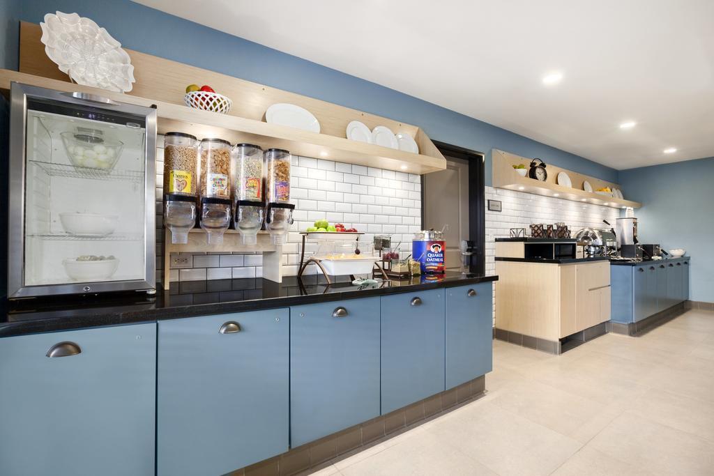 Country Inn & Suites By Radisson, Indianola, Ia Εξωτερικό φωτογραφία