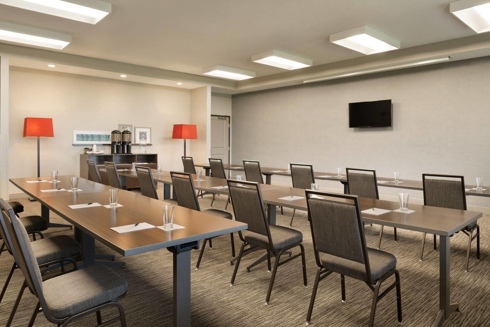 Country Inn & Suites By Radisson, Indianola, Ia Εξωτερικό φωτογραφία
